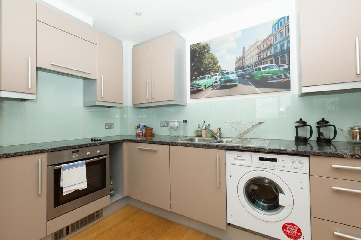 2 Bedroom East With Lovely Views Apartamento Londres